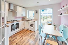 Host Stay Garden Cottage