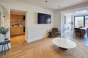 Host Stay Taylor Street