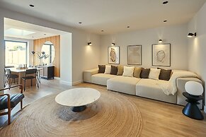 Host Stay Taylor Street