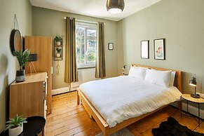 Host Stay High Street