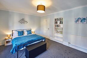 Host Stay Holyrood Lodge