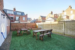 Host Stay Holyrood Lodge