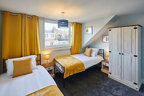 Host Stay Holyrood Lodge