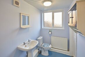 Host Stay Holyrood Lodge