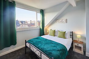 Host Stay Holyrood Lodge