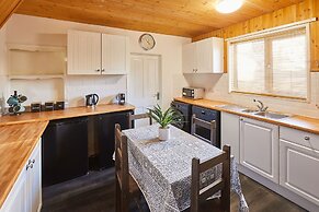 Host Stay Holyrood Lodge