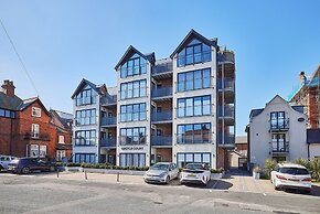 Host Stay Beach Pad