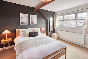 Host Stay Roslyn House