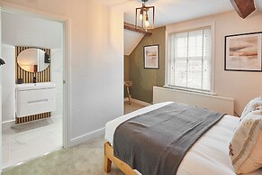 Host Stay Roslyn House