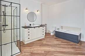 Host Stay Roslyn House