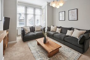 Host Stay Roslyn House