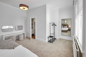 Host Stay Roslyn House