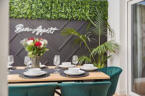 Host Stay The Retreat