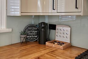 Host Stay The Retreat