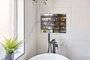 Host Stay The Retreat