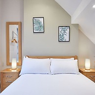 Host Stay Ramblers Retreat