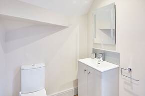 Host Stay Ramblers Retreat