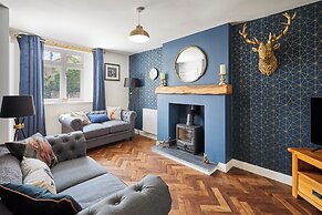 Host Stay Castle View Cottage
