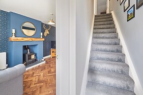 Host Stay Castle View Cottage