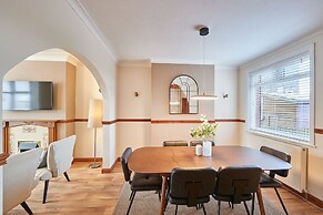 Host Stay Blue Sky Cottage