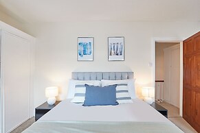 Host Stay Blue Sky Cottage