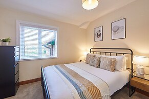 Host Stay Blue Sky Cottage