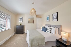 Host Stay Blue Sky Cottage