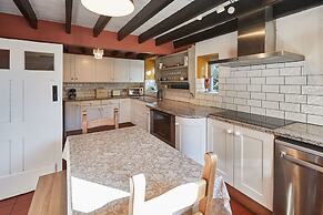 Host Stay Hall Garth