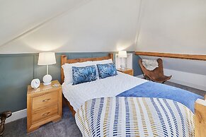 Host Stay Mumbles Cottage