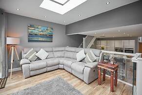 Host Stay The Old Jail Barber s Shop