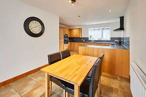 Host Stay Dove Cottage