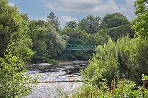 Host Stay River View Cottage