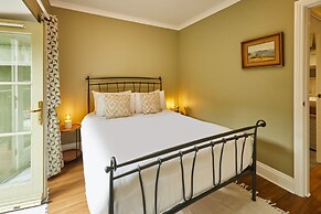 Host Stay River View Cottage