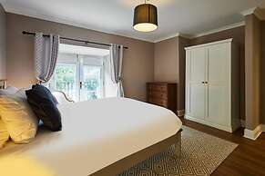 Host Stay River View Cottage