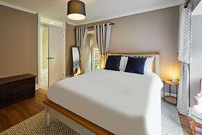 Host Stay River View Cottage