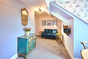 Host Stay North Parade Apartment