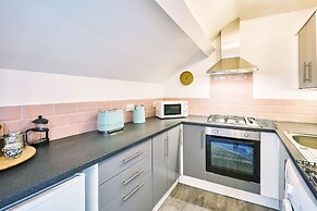 Host Stay North Parade Apartment