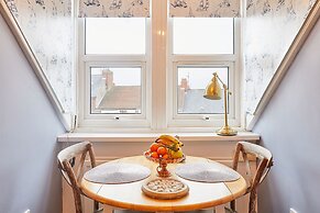 Host Stay North Parade Apartment