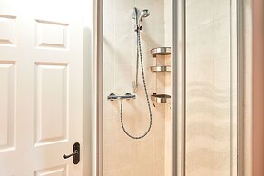 Host Stay North Parade Apartment