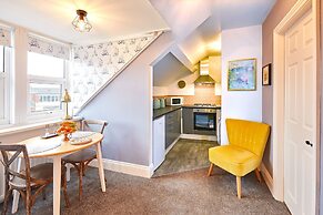 Host Stay North Parade Apartment