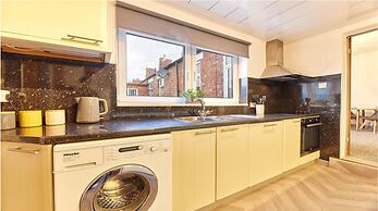 Host Stay Inness House