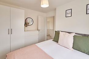 Host Stay Cayton Bay Cottage