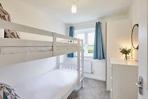 Host Stay Cayton Bay Cottage