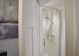 Host Stay Clinker Cottage