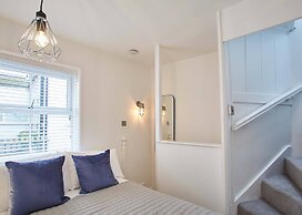 Host Stay Clinker Cottage