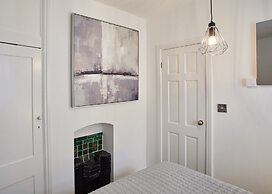 Host Stay Clinker Cottage