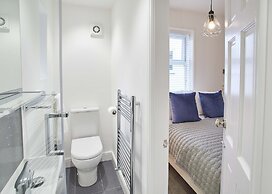 Host Stay Clinker Cottage