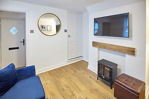 Host Stay Clinker Cottage