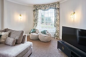 Host Stay Silton Hall