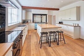 Host Stay Silton Hall